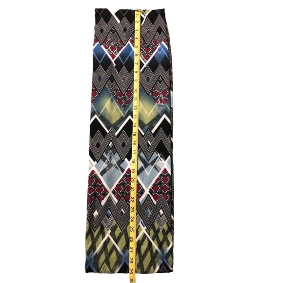 Charlotte Daniel Soft Multicolored Geo Design Infinity Scarf 29" - Picture 3 of 8